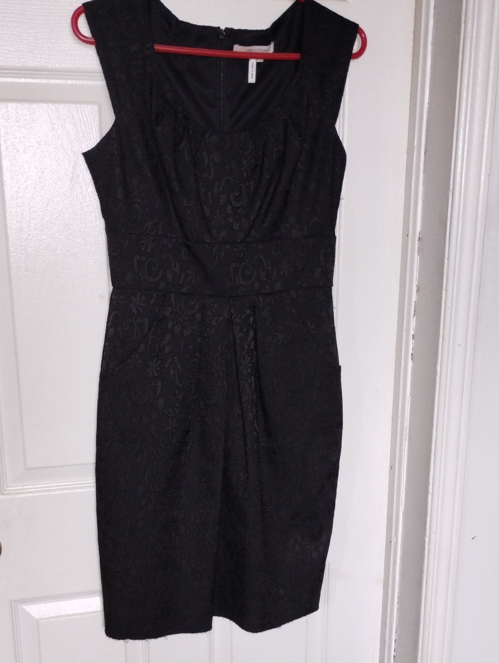 Elegant Black Jacquard Floral Sheath Cocktail Dress with Pockets. Sz 2